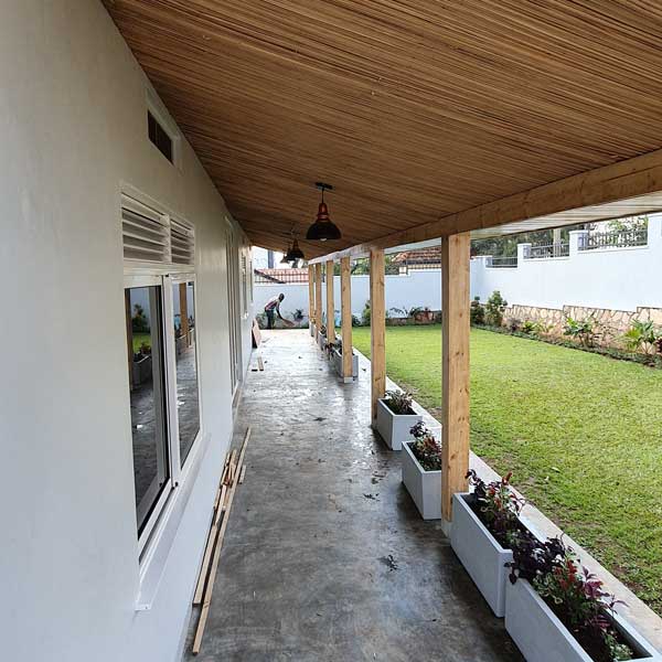 Corridor image adjacent to garden